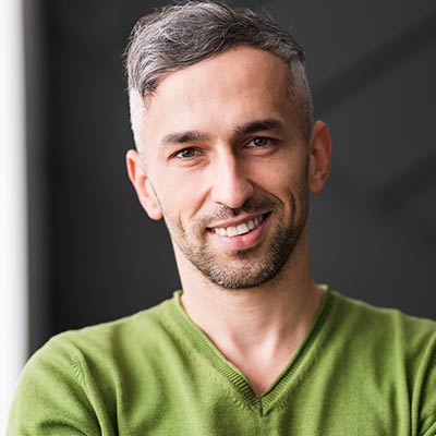 About US Alistair Maddox